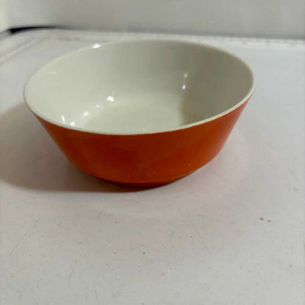 Vintage Royal Doulton orange  and white fine‎ china ceramic bowl